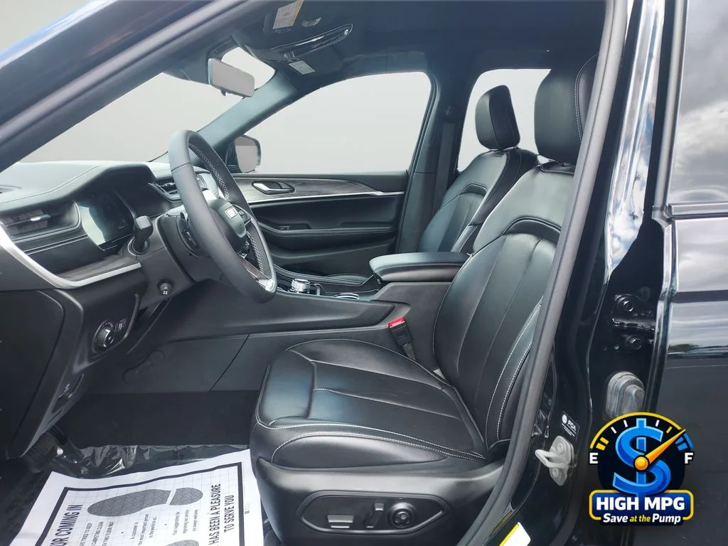 Used 2024 Black Jeep Limited image 28