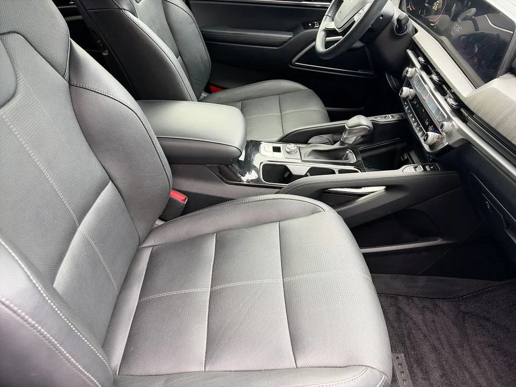 Used 2024 Silver Kia EX image 9