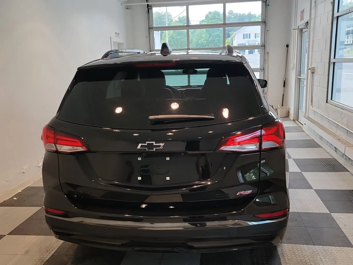 Used 2023 Mosaic Black Metallic Chevrolet RS image 4