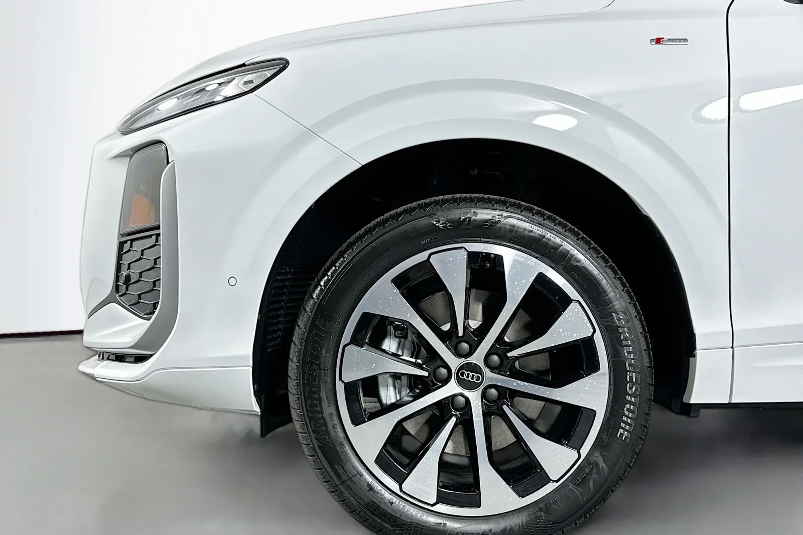 New 2026 Arkona White Audi S line image 11
