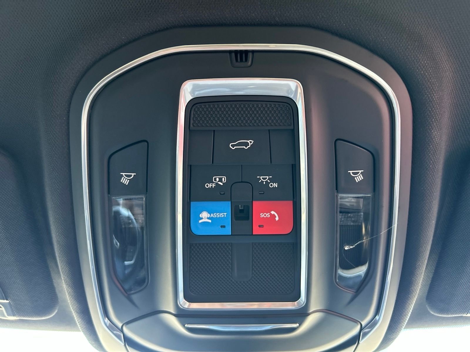 Used 2026 White/off-white Jeep Limited image 33