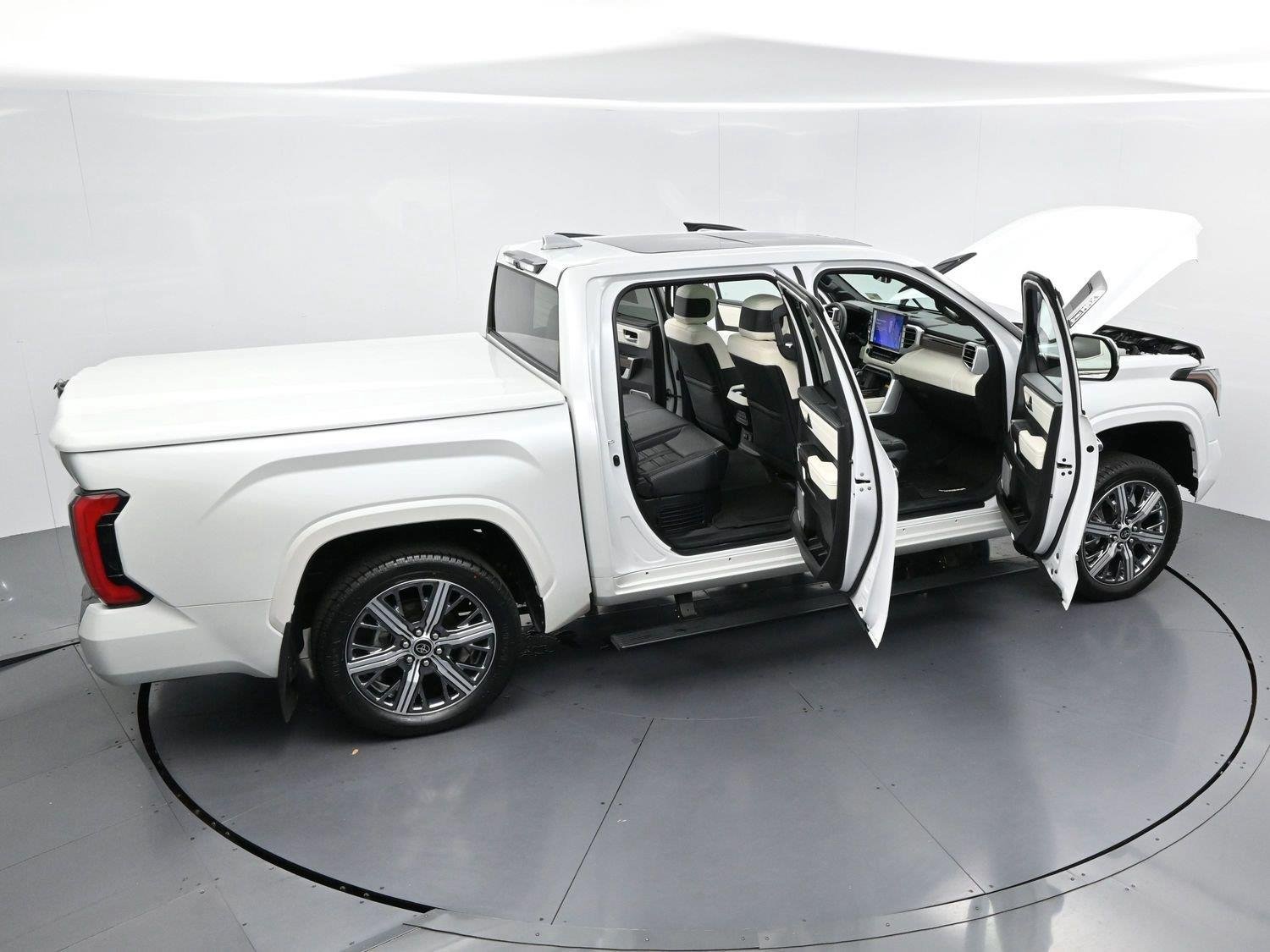 Used 2023 White Toyota Capstone Hybrid image 41