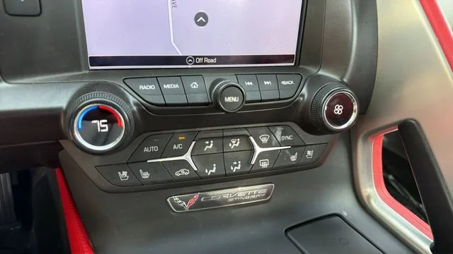 Used 2019 ARCTIC WHITE Chevrolet 2LT image 31