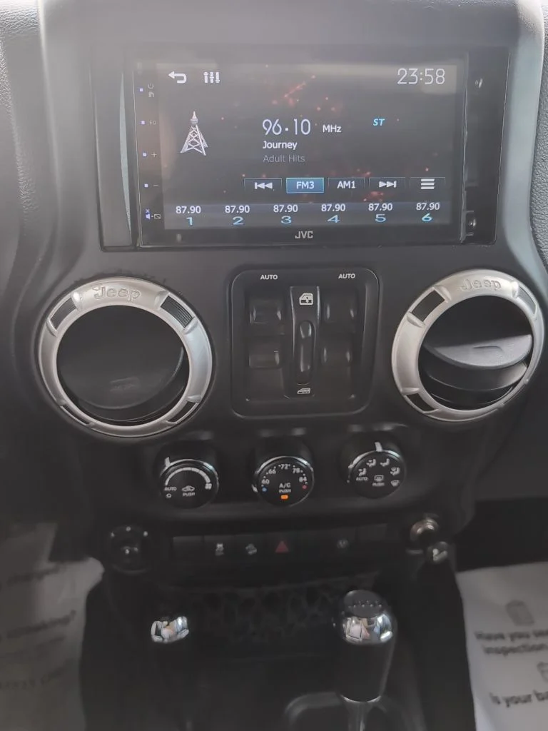 Used 2016 Beige Jeep Unlimited Rubicon image 12