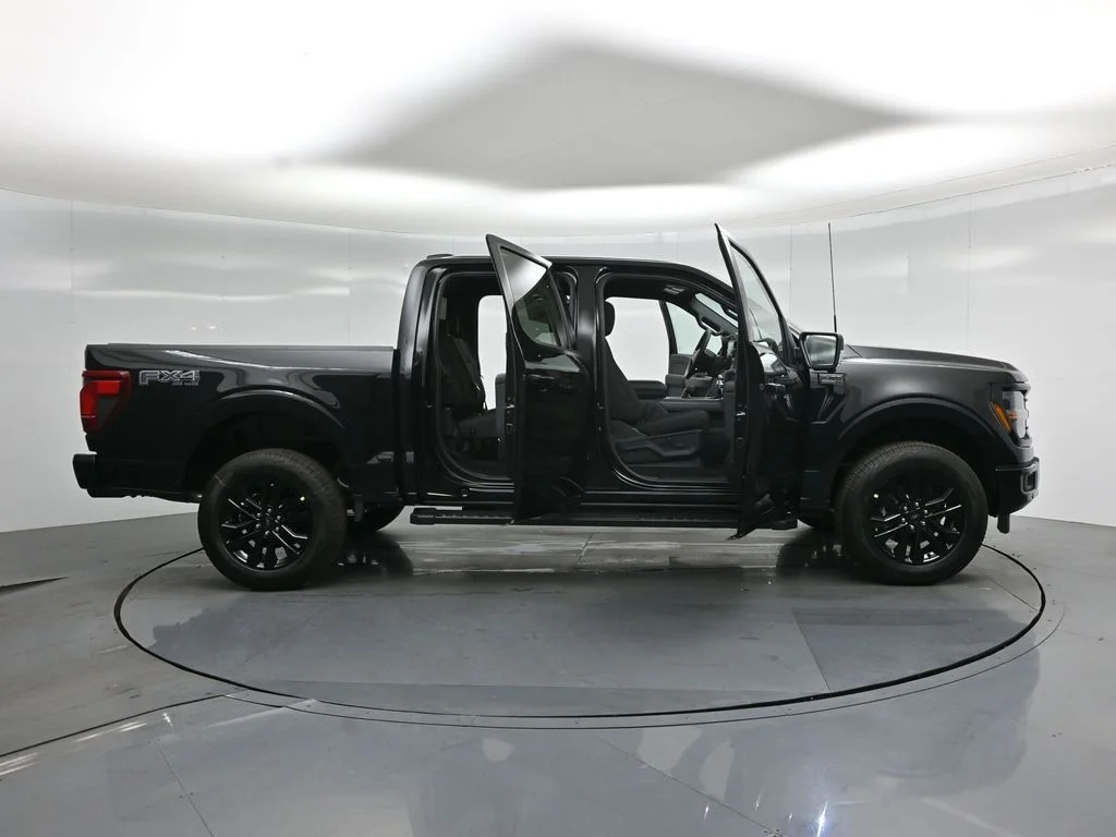 New 2026 Agate Black Metallic Ford XLT image 4