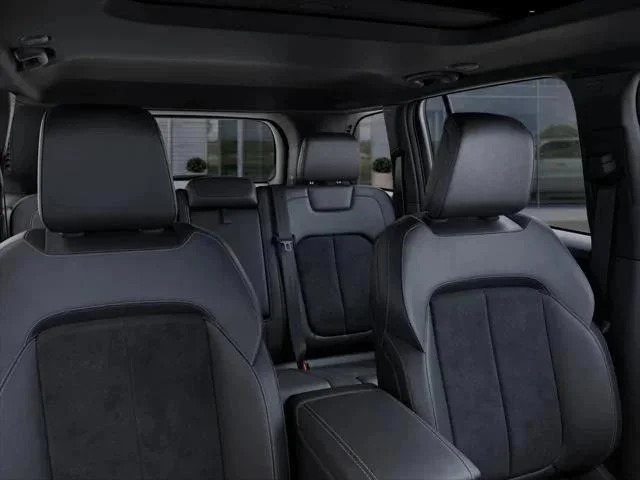 New 2026 Diamond Black Crystal Pearlcoat Jeep Laredo image 104