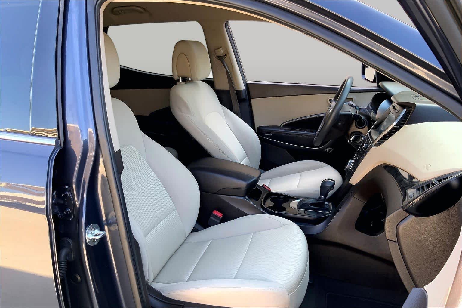 Used 2017 Marlin Blue Hyundai 2.4L image 9