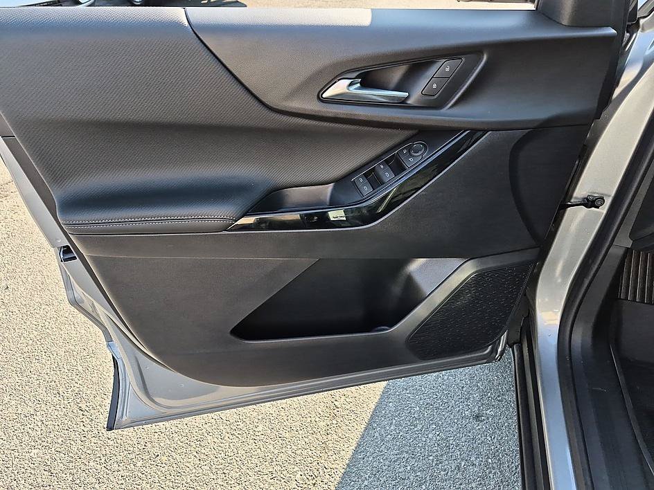 2027 Chevrolet Equinox LT - Photo 12
