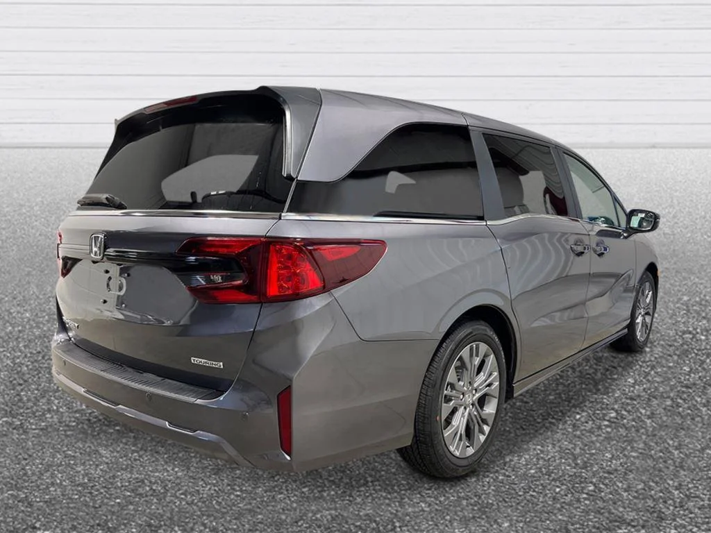 New 2026 Modern Steel Metallic Honda Touring image 5