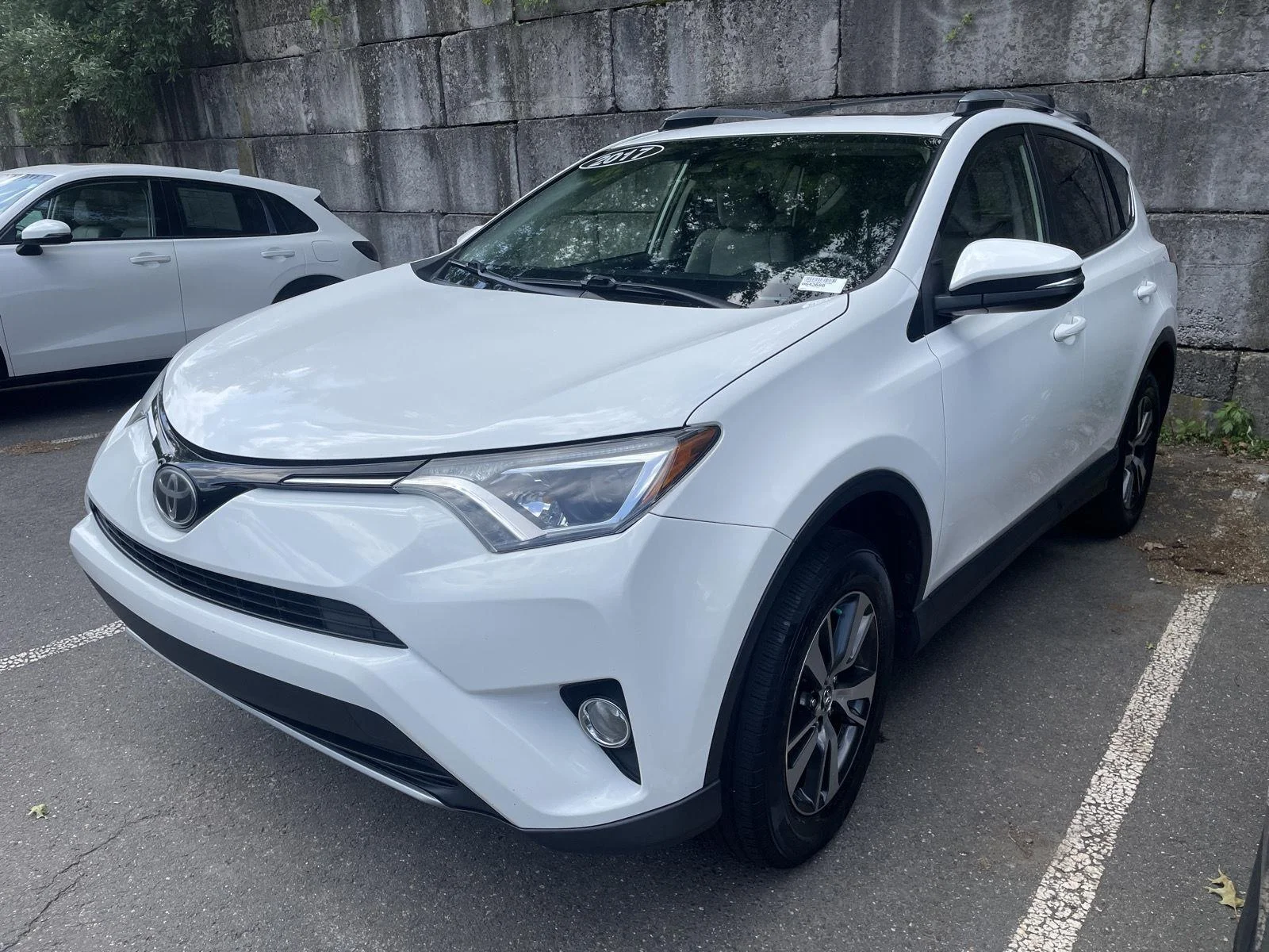 Used 2017 Super White Toyota XLE image 3