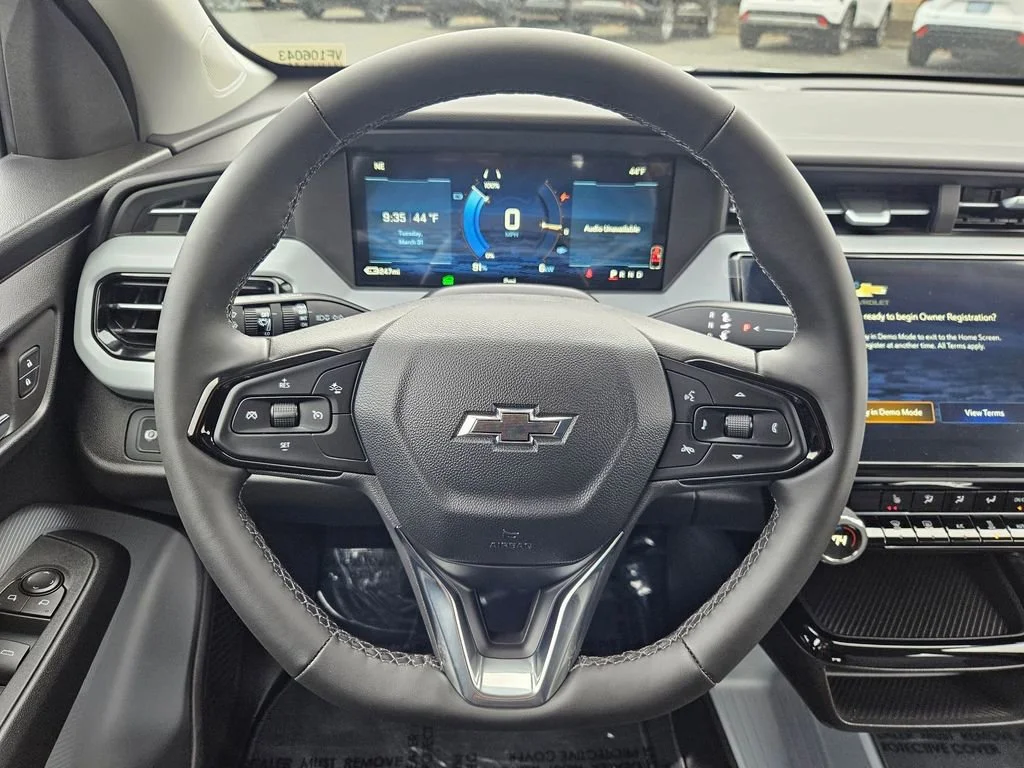 New 2027 Summit White Chevrolet LT image 14