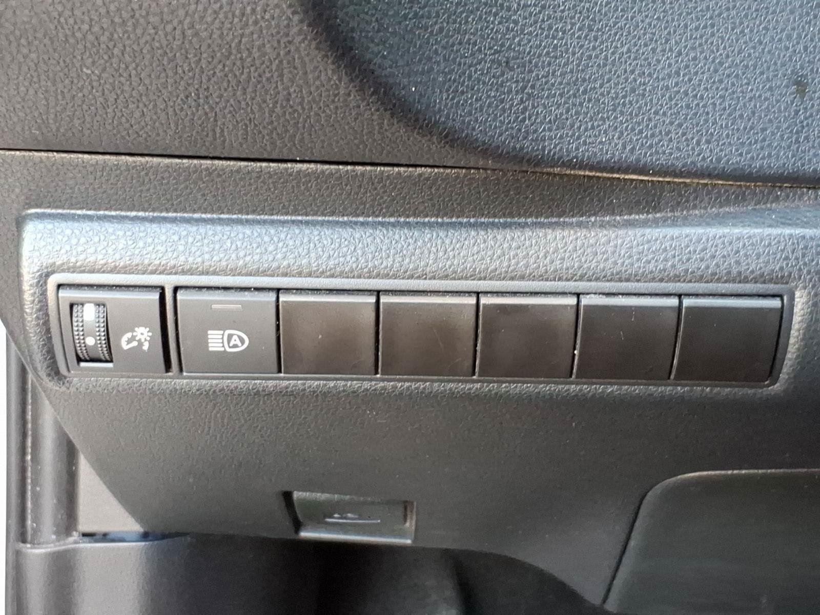 Used 2024  Toyota LE image 19
