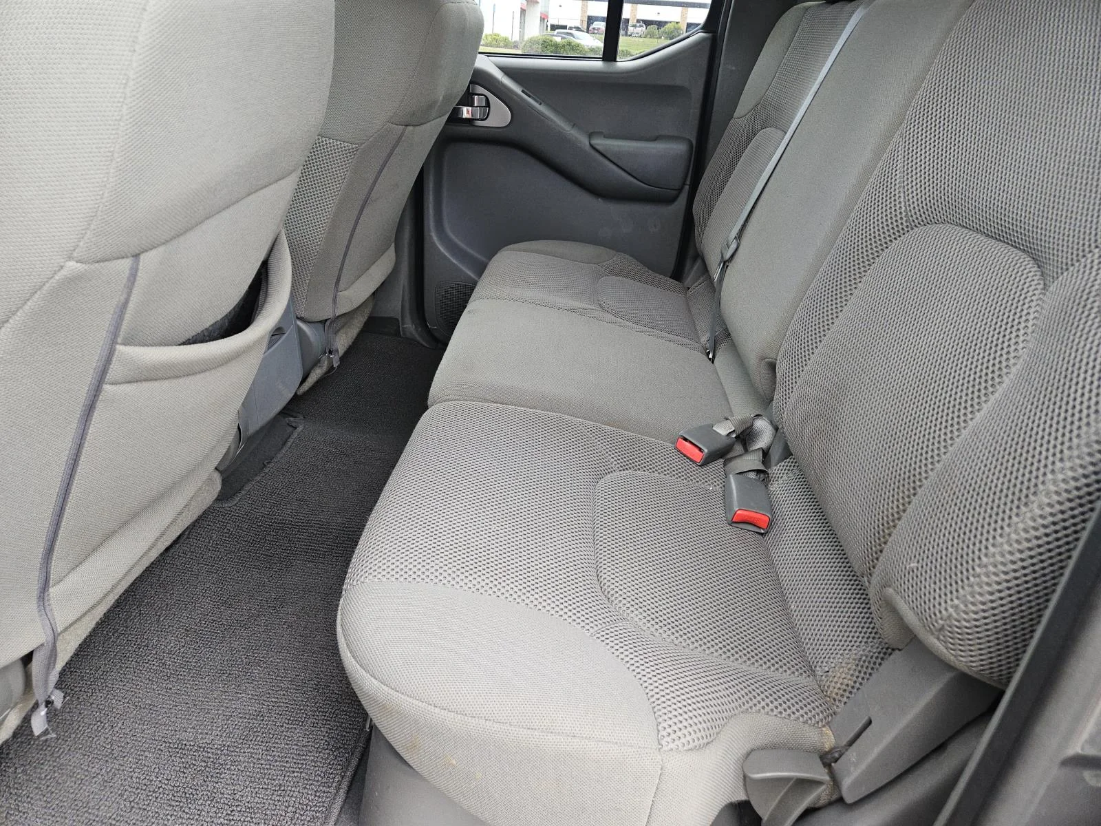 Used 2021 Gray Nissan Crew Cab 4x4 SV Auto image 28