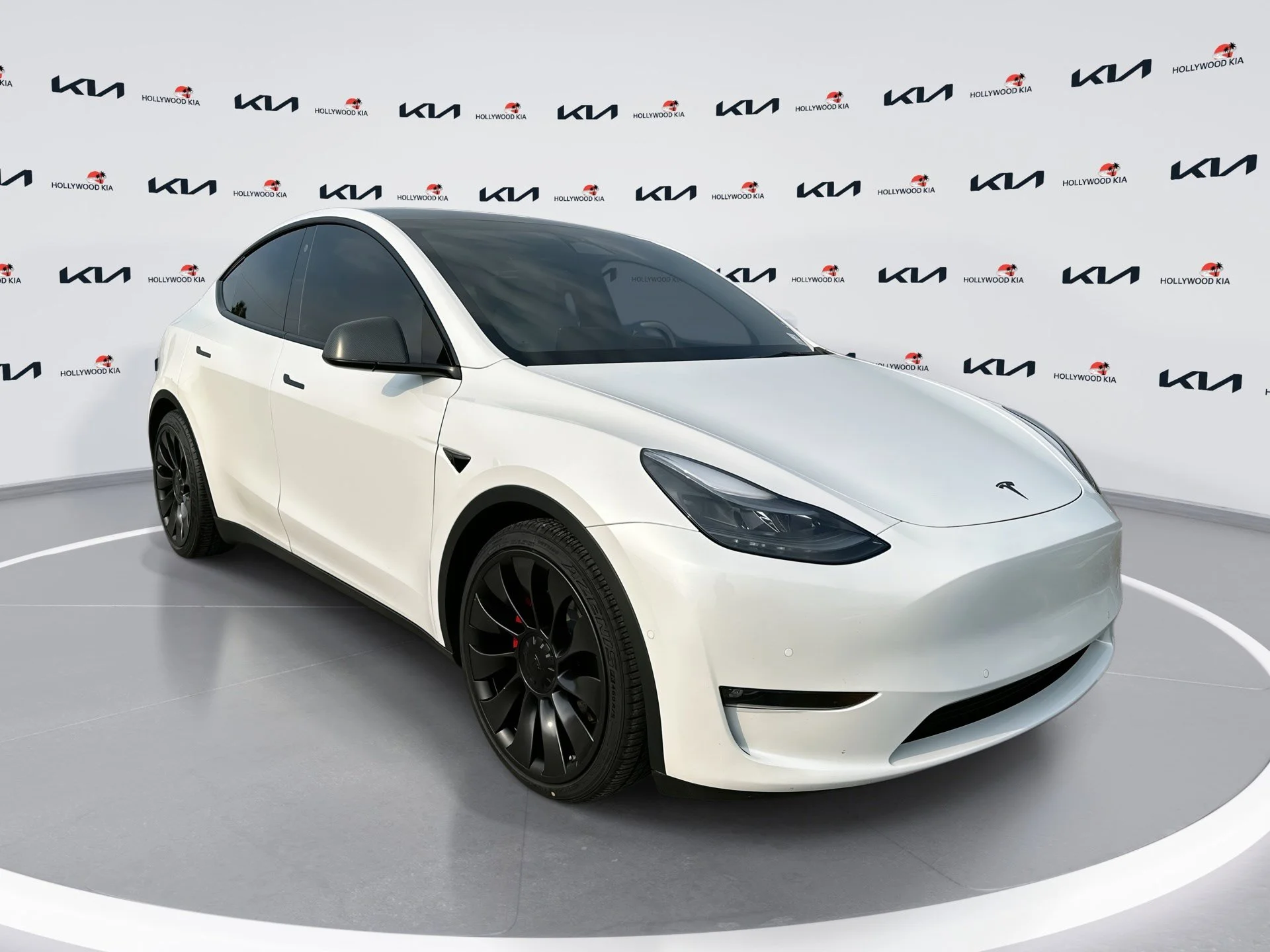 2022 Tesla Model Y Performance Dual Motor All-Wheel Drive's photo