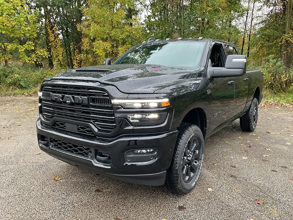 New 2027 Diamond Black Crystal Pearl-Coat Exterior Paint RAM Laramie image 3