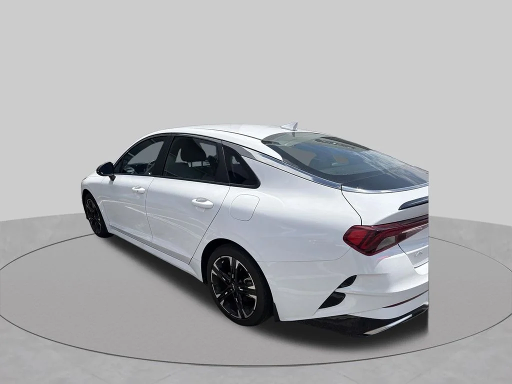 Used 2024 White Kia GT-Line image 2