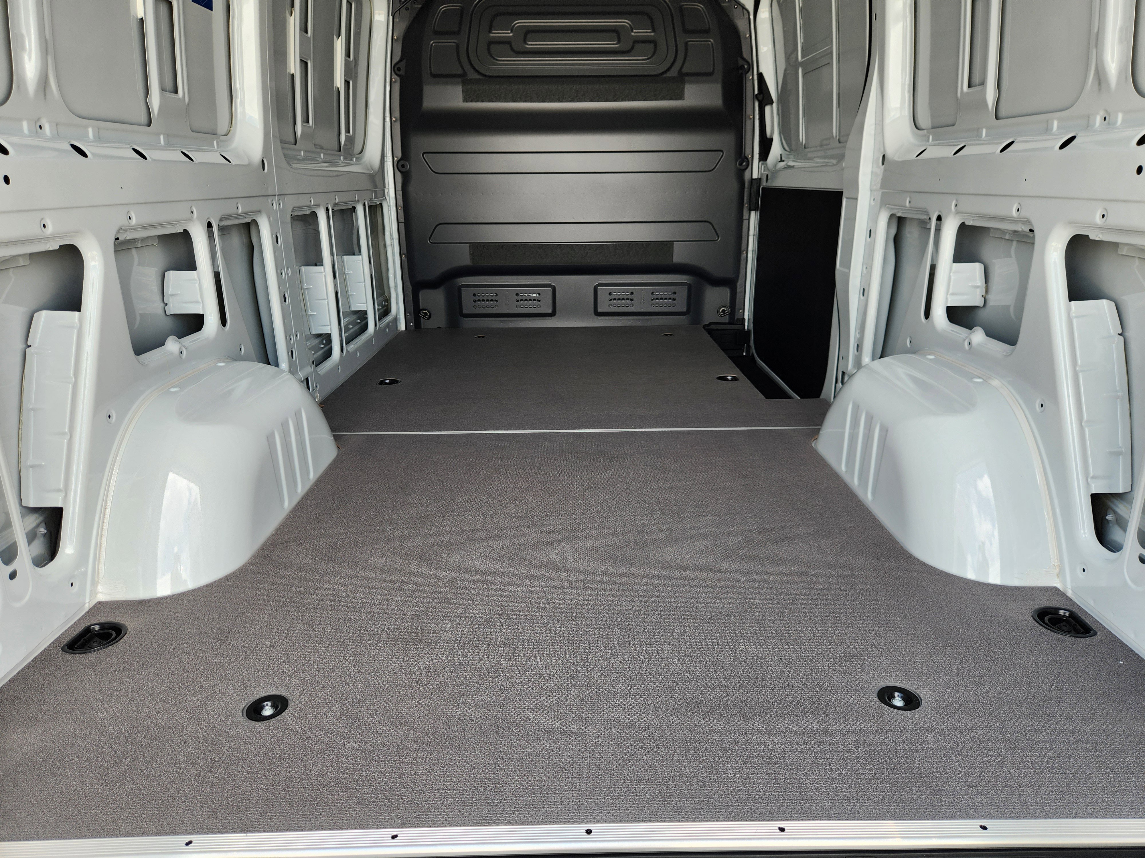 New 2026 Arctic White Mercedes-Benz Cargo 144 WB image 22
