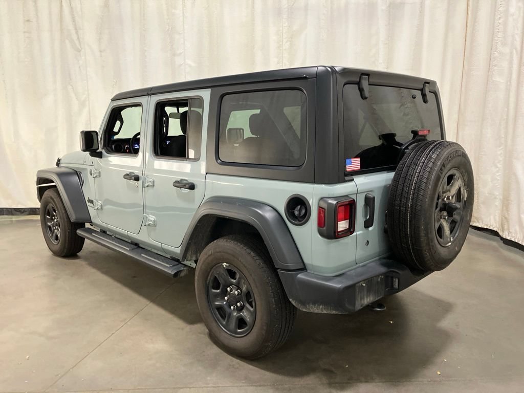 Used 2023 Earl Clearcoat Jeep Sport image 11