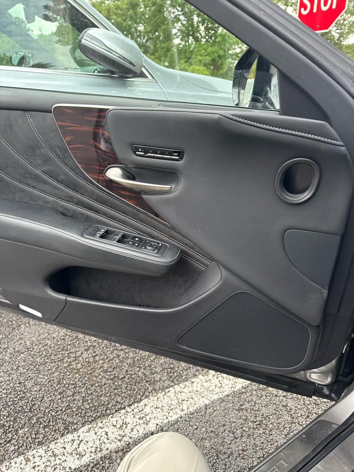 Used 2018 Atomic Silver Lexus  image 7