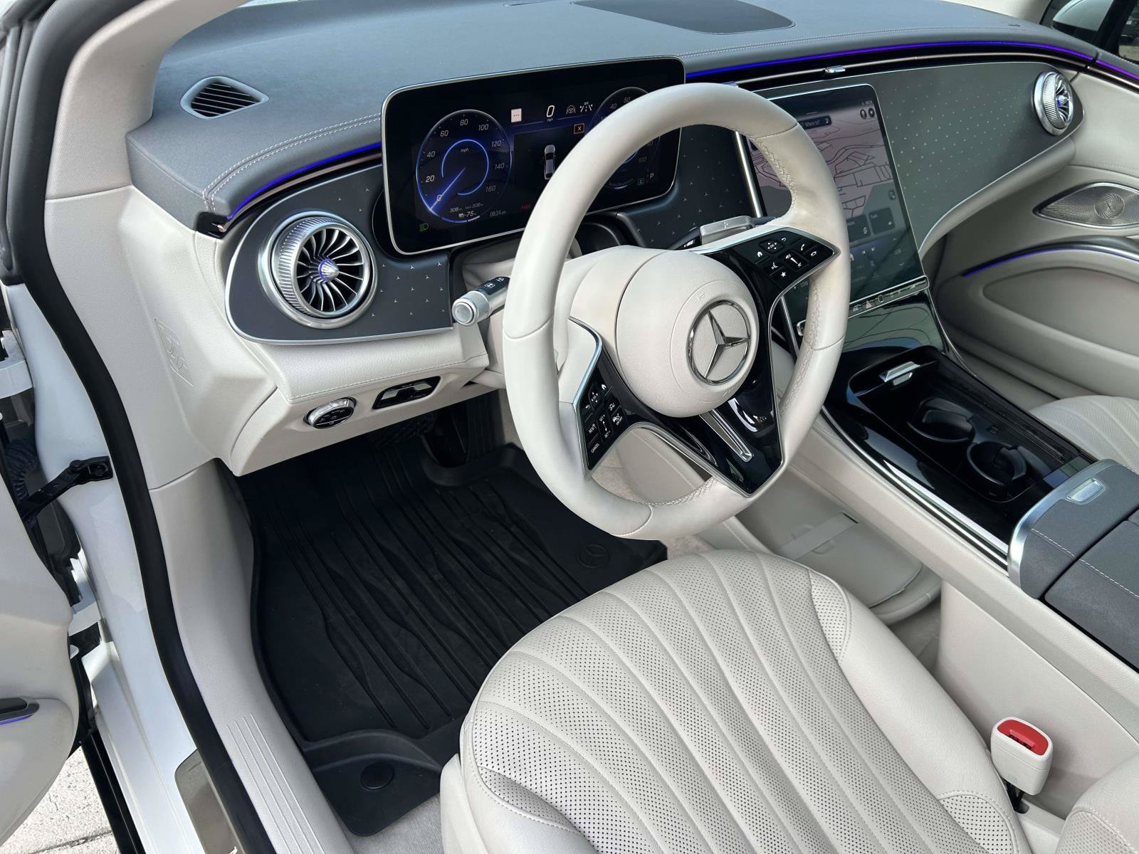 Certified Used 2023 MANUFAKTUR Diamond White Mercedes-Benz EQS 450 4MATIC® Sedan image 18