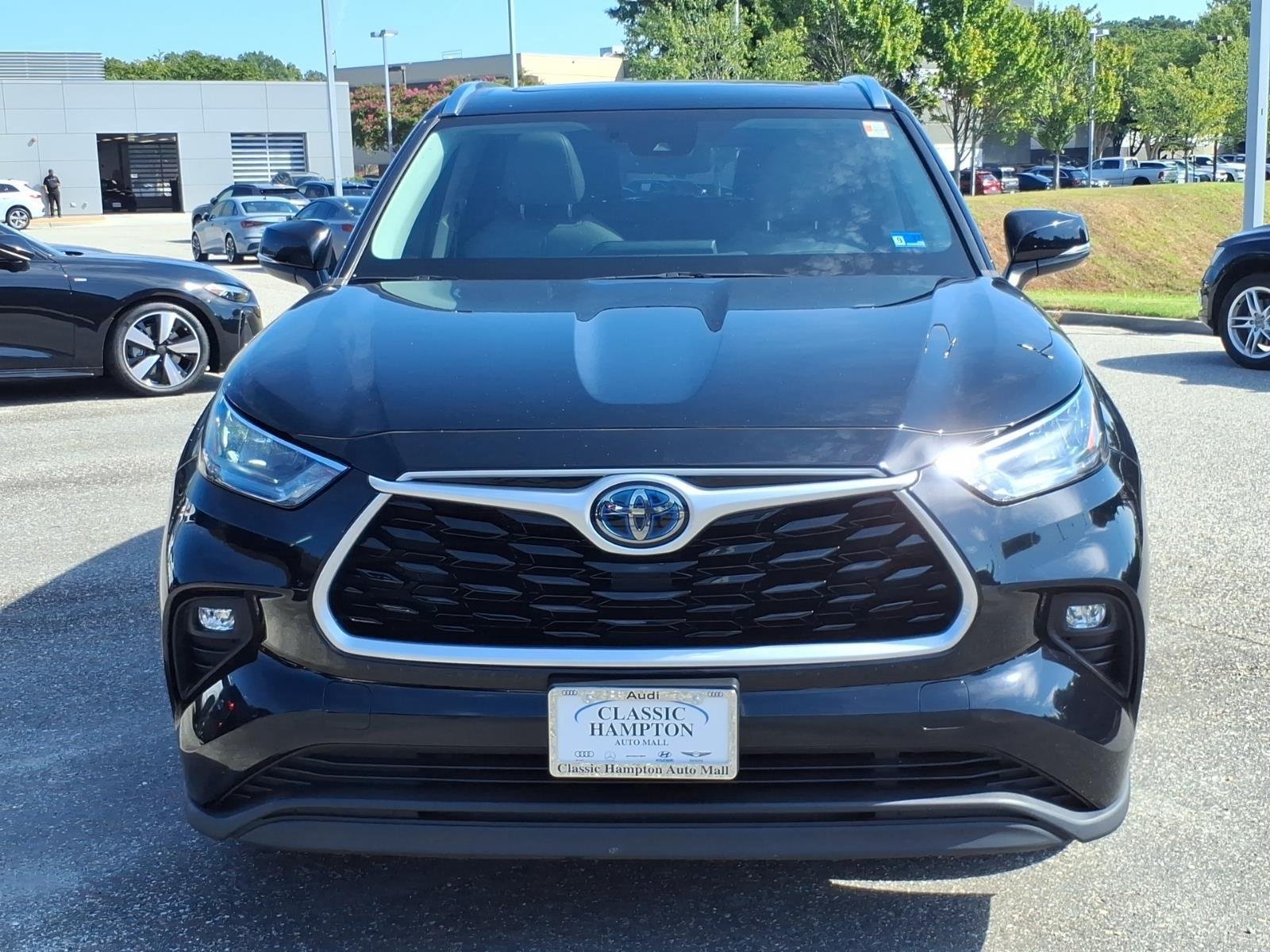 Used 2020 Midnight Black Metallic Toyota Hybrid XLE image 2