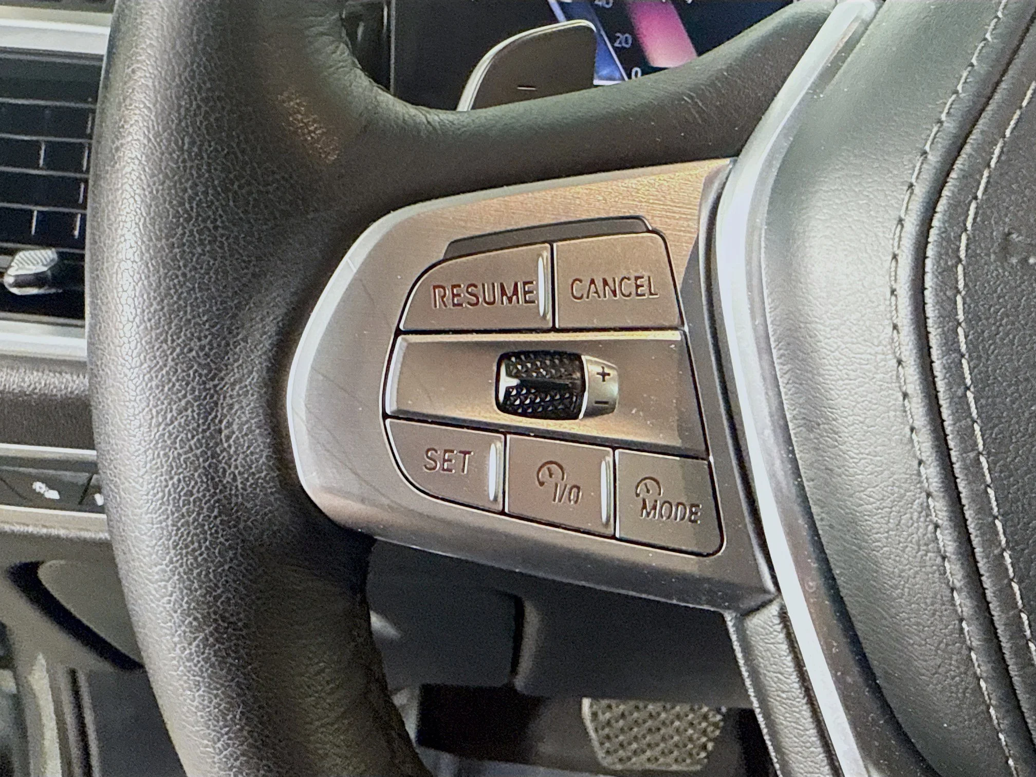 Used 2026 Skyscraper Gray Metallic BMW xDrive40i image 10