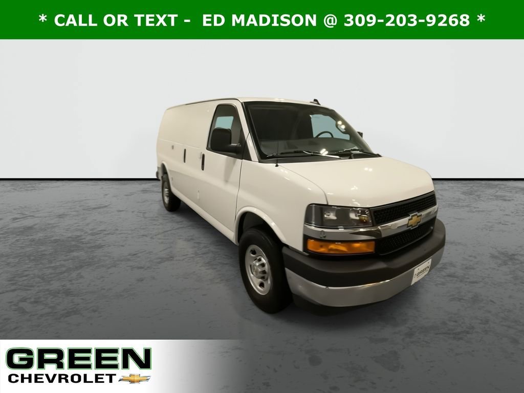 New 2025 Summit White Chevrolet WT image 2