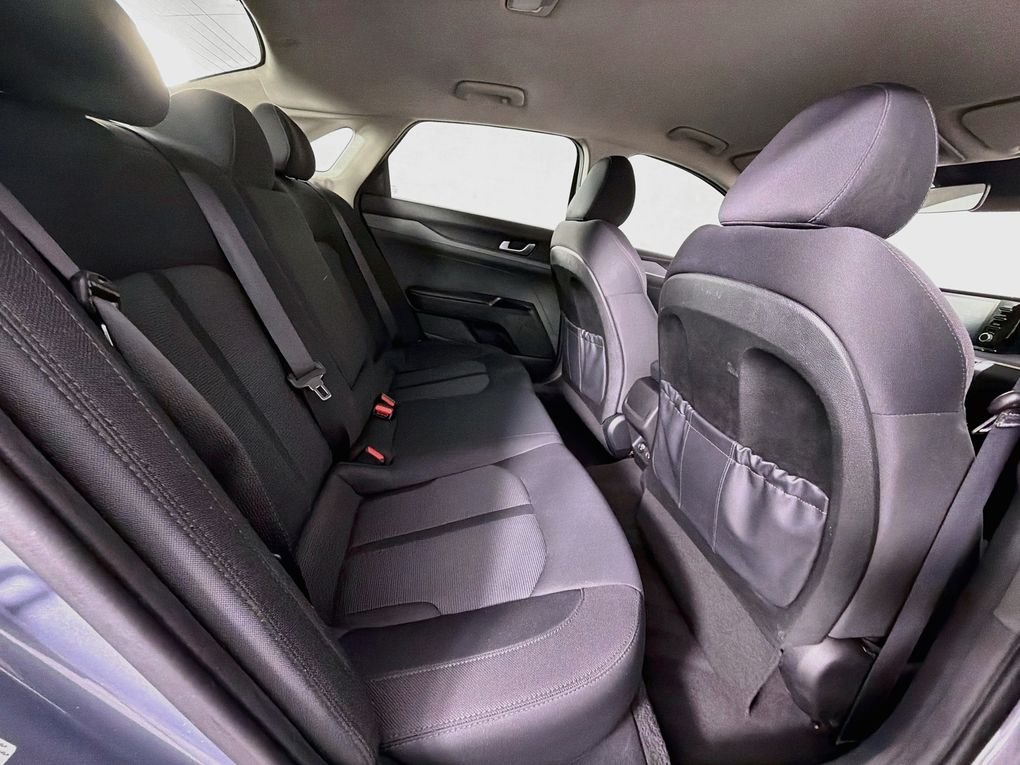 Used 2023 Silver Kia LXS image 28