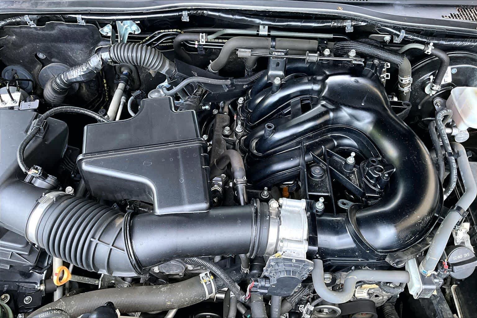 Used 2019 Midnight Black Metallic Toyota SR image 32