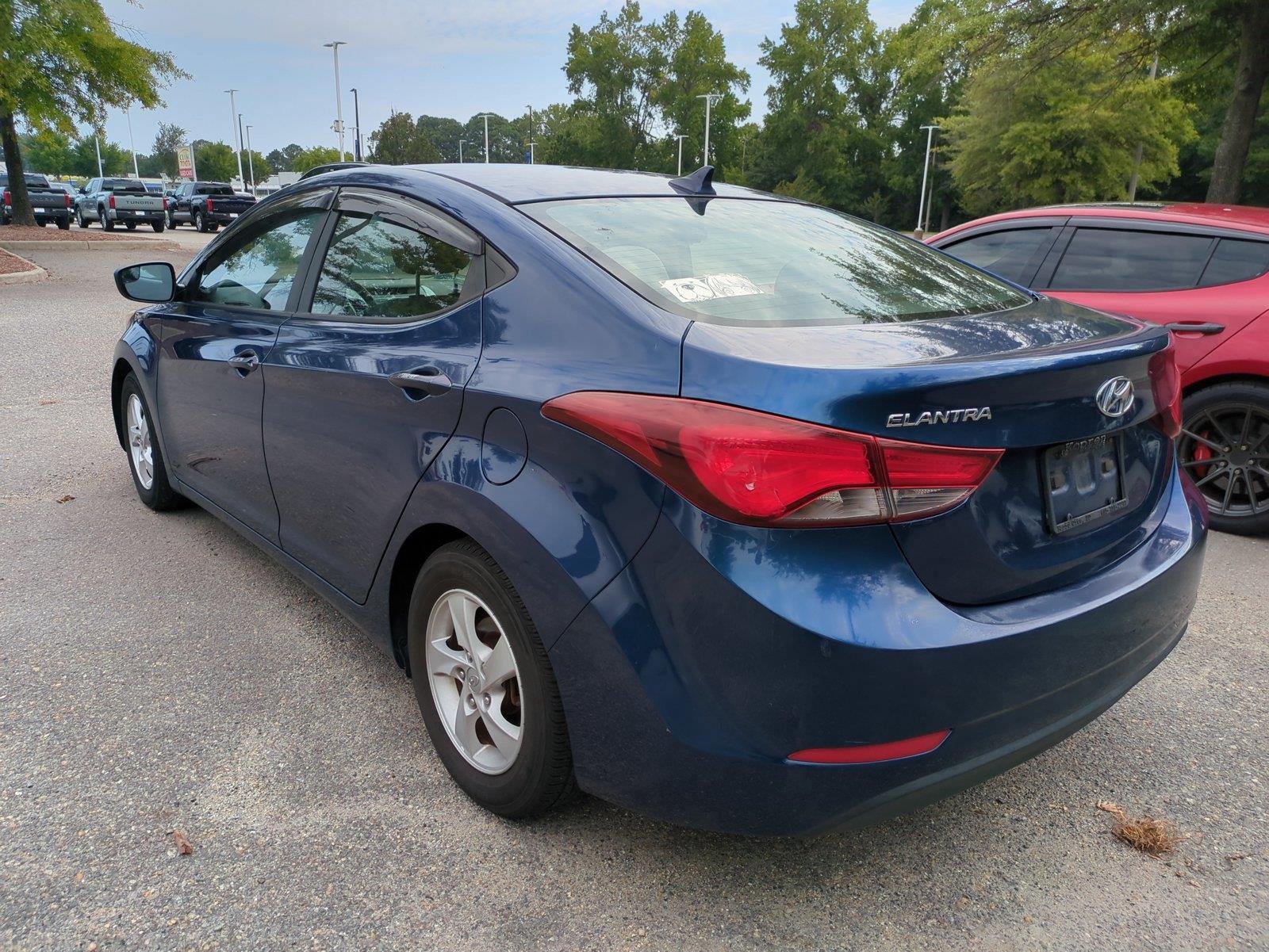 Used 2015 Lakeside Blue Hyundai SE image 5