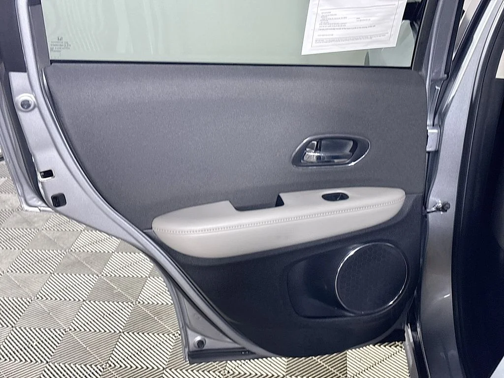 Used 2019 Silver Honda EX image 19