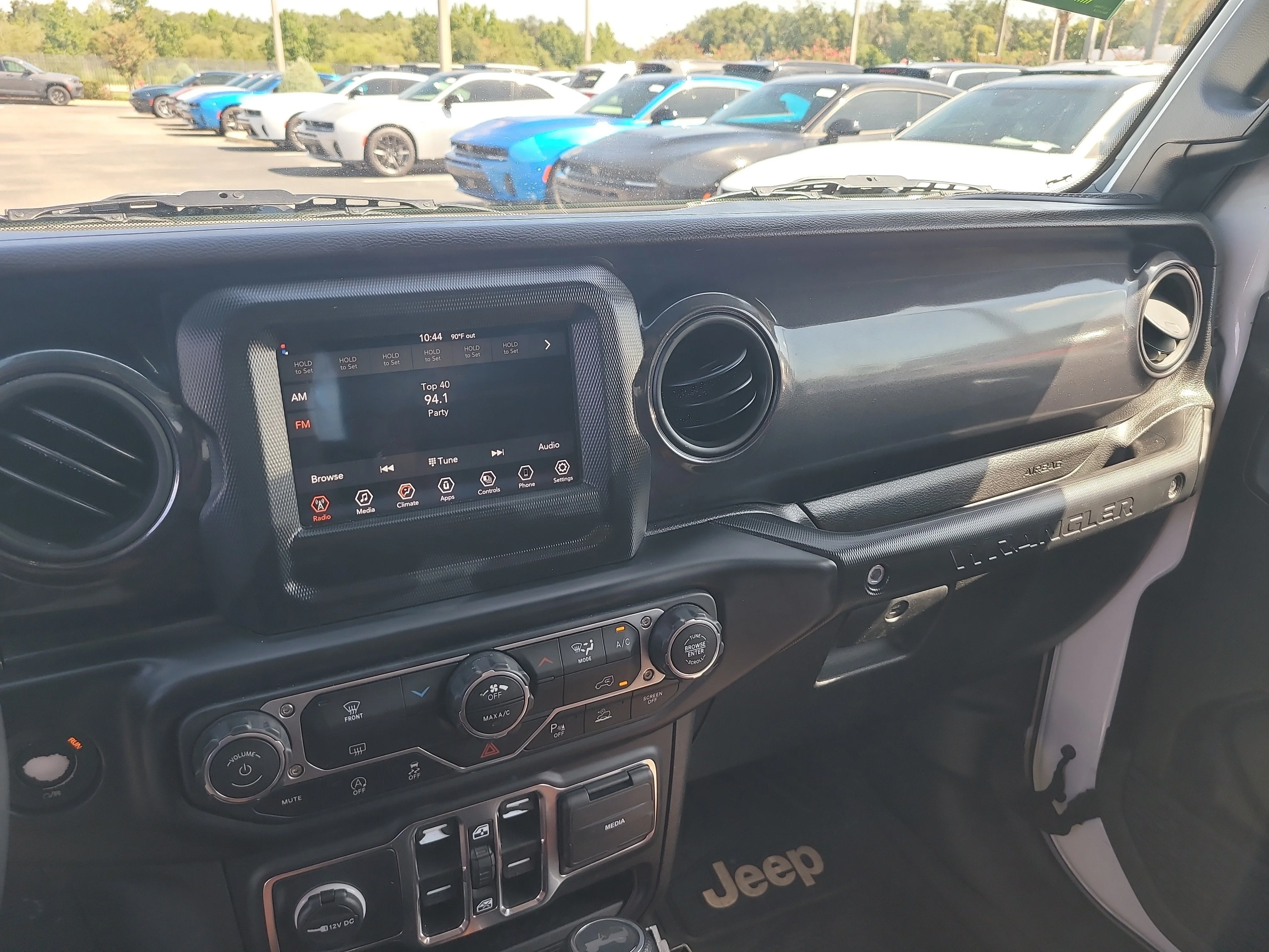 Used 2022 Bright White Clearcoat Jeep Unlimited Sport Altitude image 19