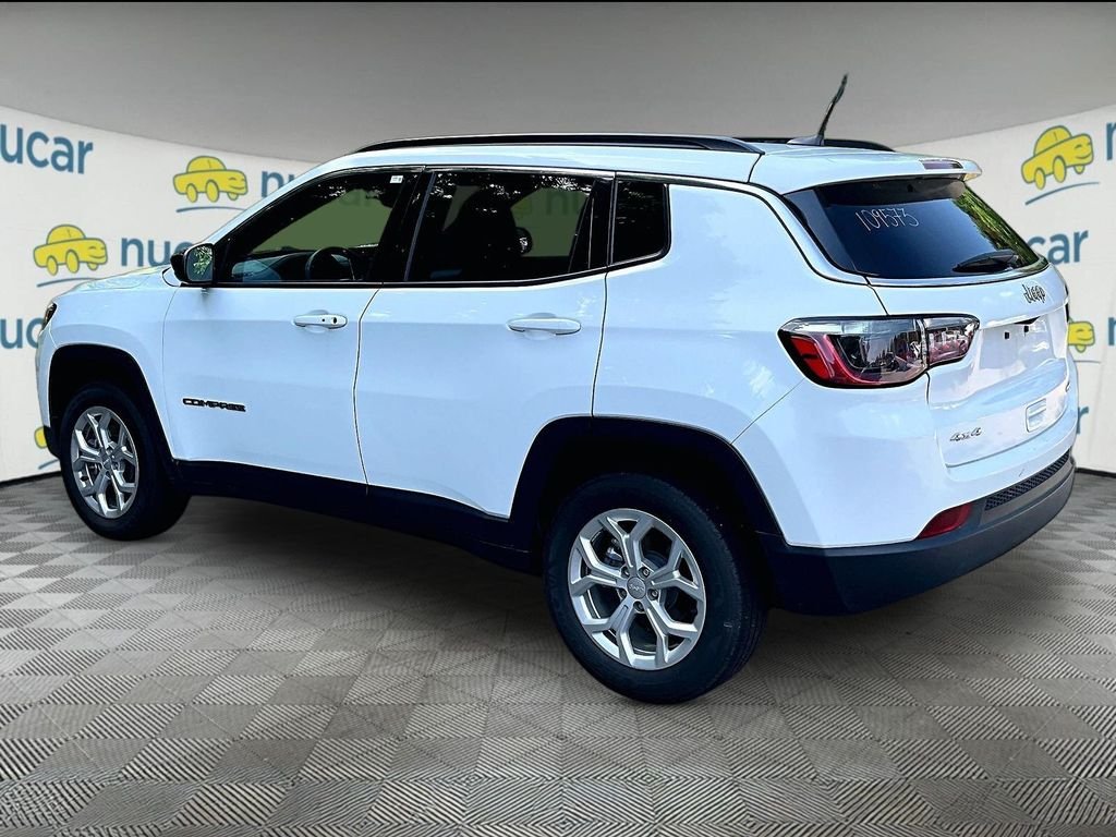 Used 2024 White Jeep Latitude image 5