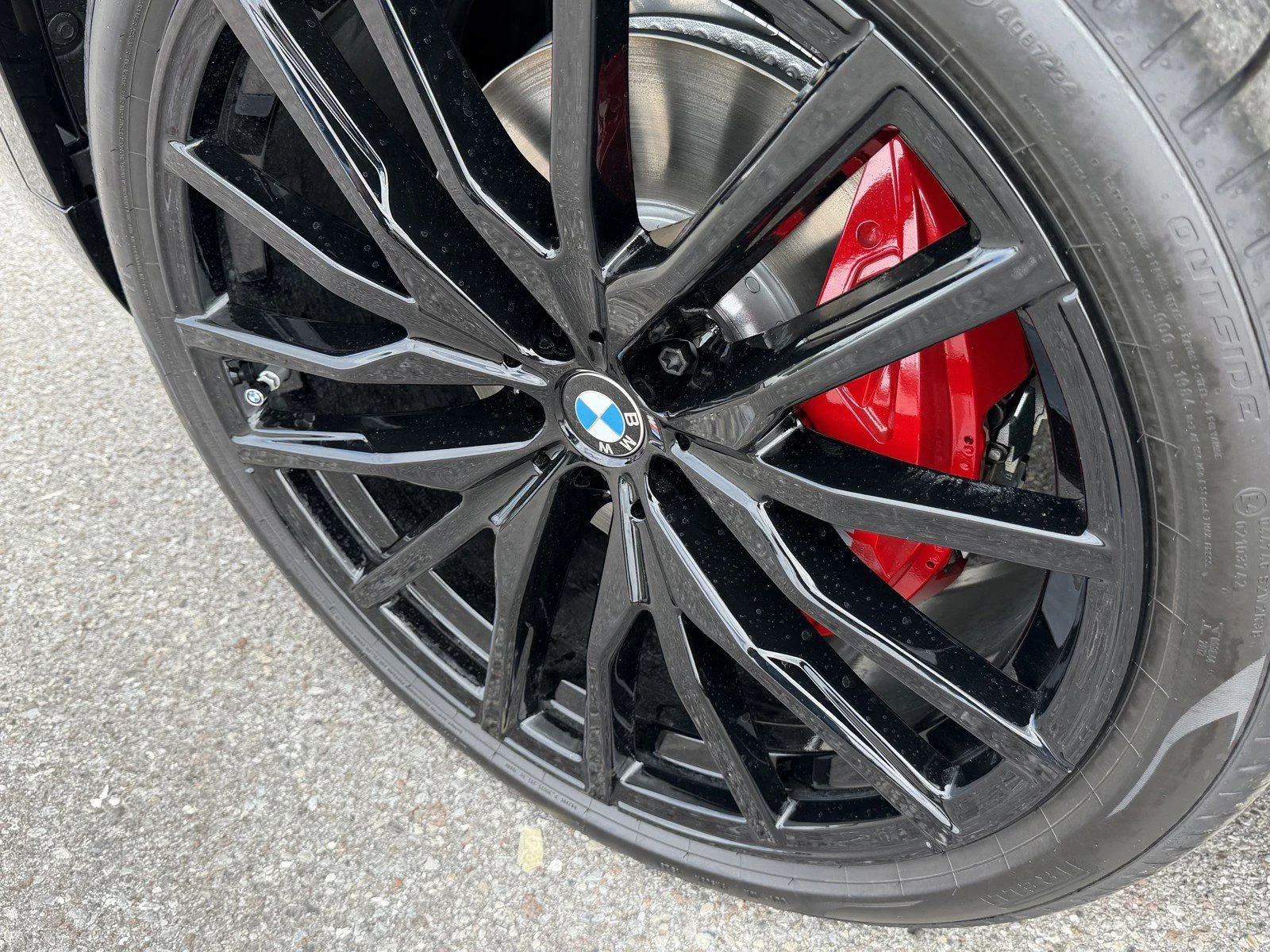 New 2026 Black Sapphire Metallic BMW xDrive40i image 10