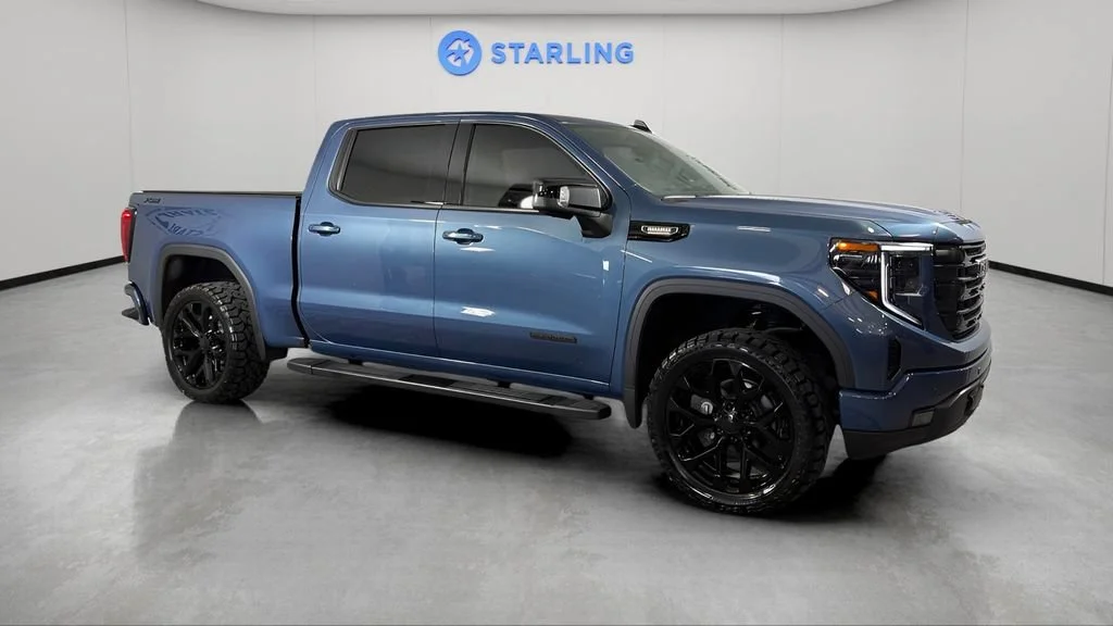 Used 2026 Downpour Metallic GMC Elevation image 13