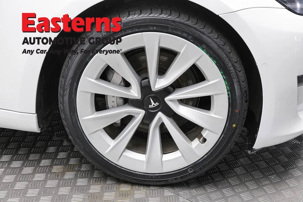 Used 2021 White Tesla Standard Range Plus image 25