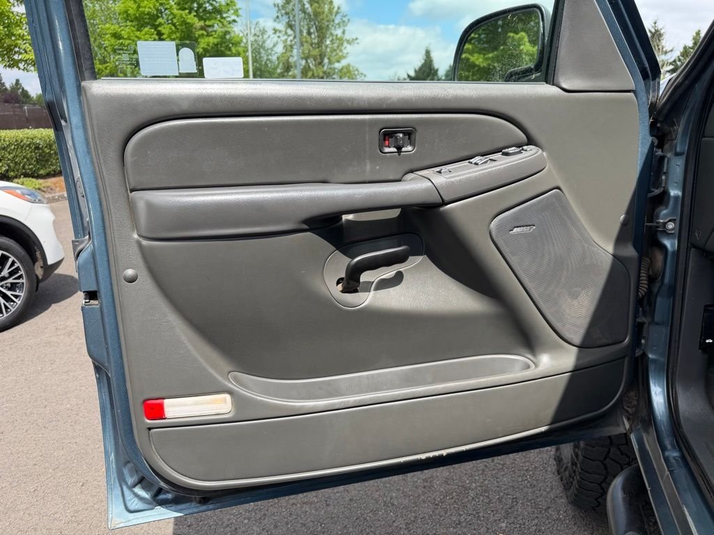 Used 2006 Blue Granite Metallic Chevrolet LT image 11