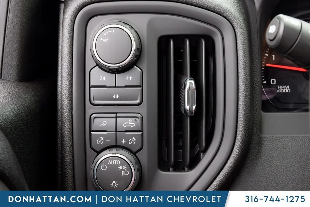 2026 Chevrolet Silverado 2500 HD Custom - Photo 11