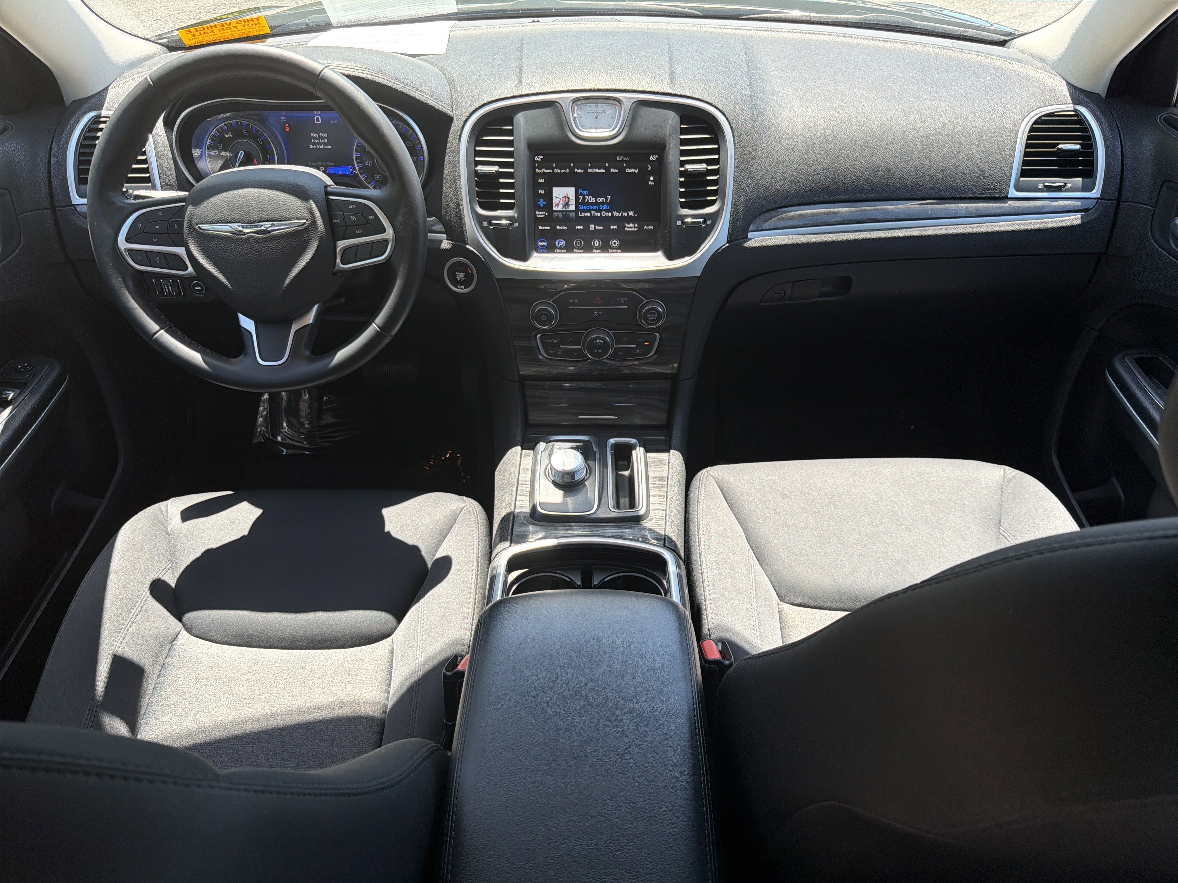 2022 Chrysler 300 Touring - Photo 21