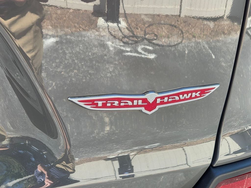 2023 Jeep Cherokee Trailhawk - Photo 12