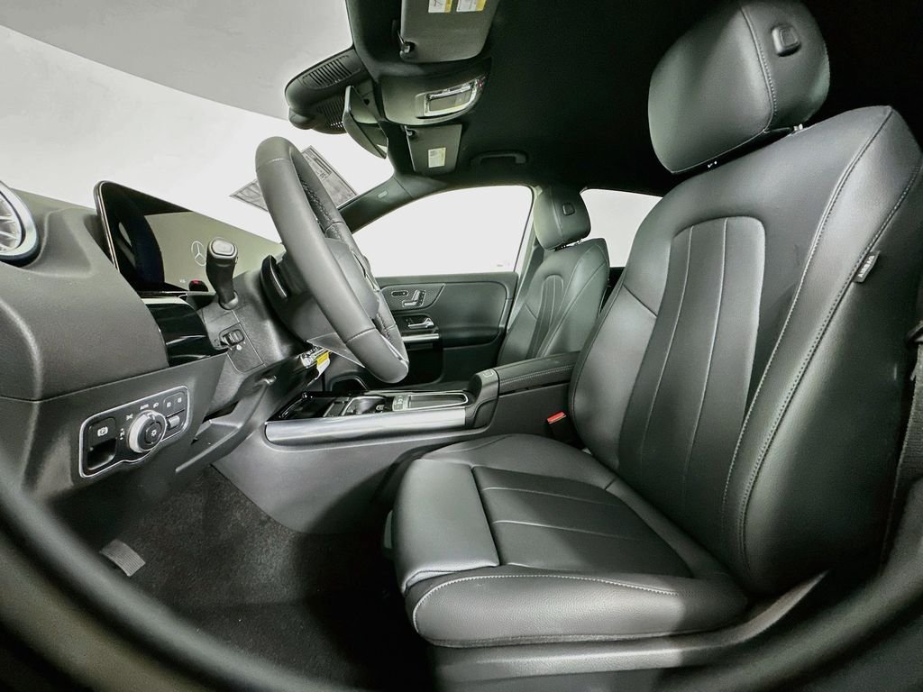 New 2026 Polar White Mercedes-Benz GLA 250 image 21