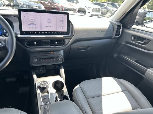 Used 2025 White Ford Badlands image 17