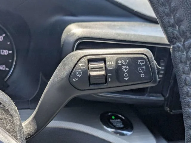 Used 2020 Blue Metallic Ford XLT image 28