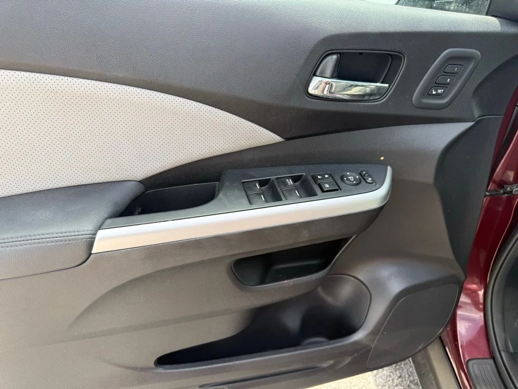 Used 2016 Red Honda Touring image 10