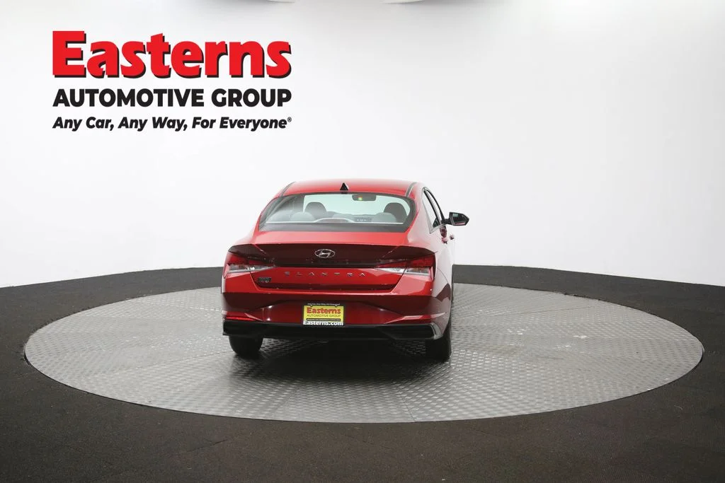 Used 2023 Red Hyundai SE image 37