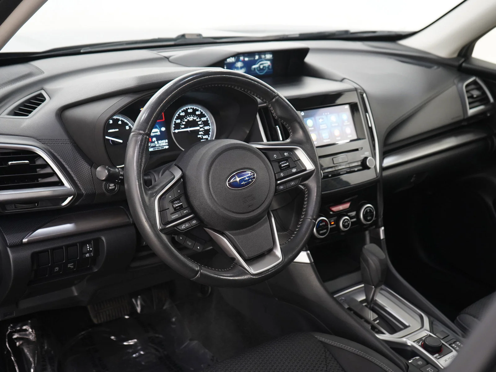 Used 2020 Crystal Black Pearl Subaru Premium image 25