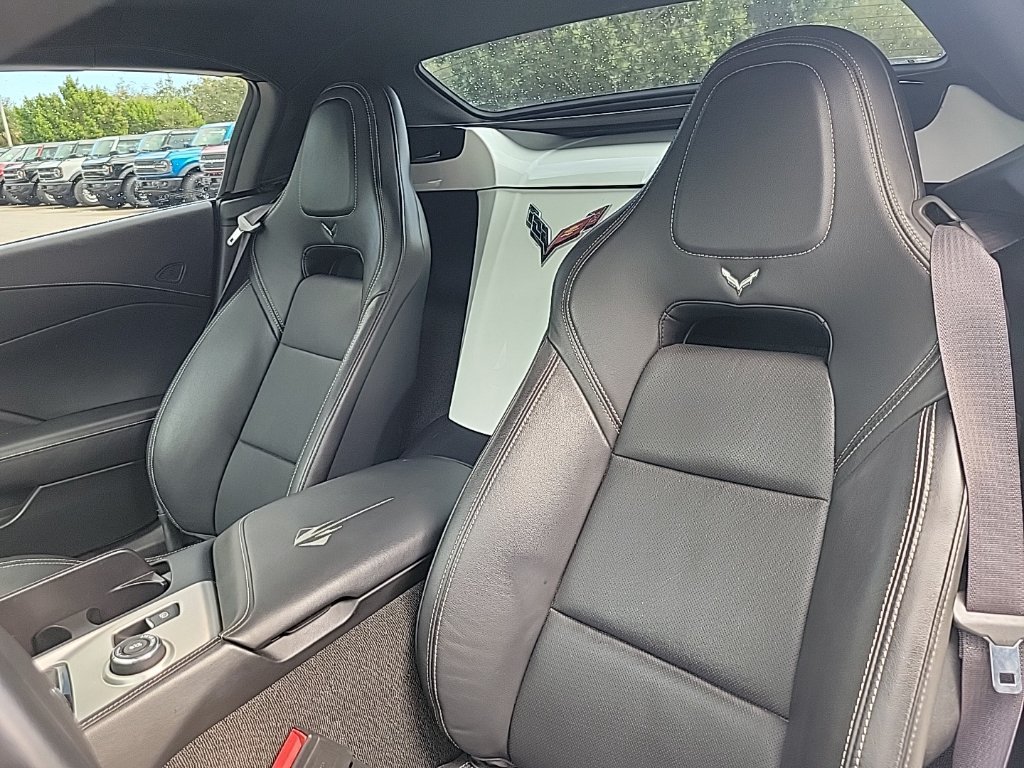 Used 2016 White Chevrolet Stingray Z51 image 10