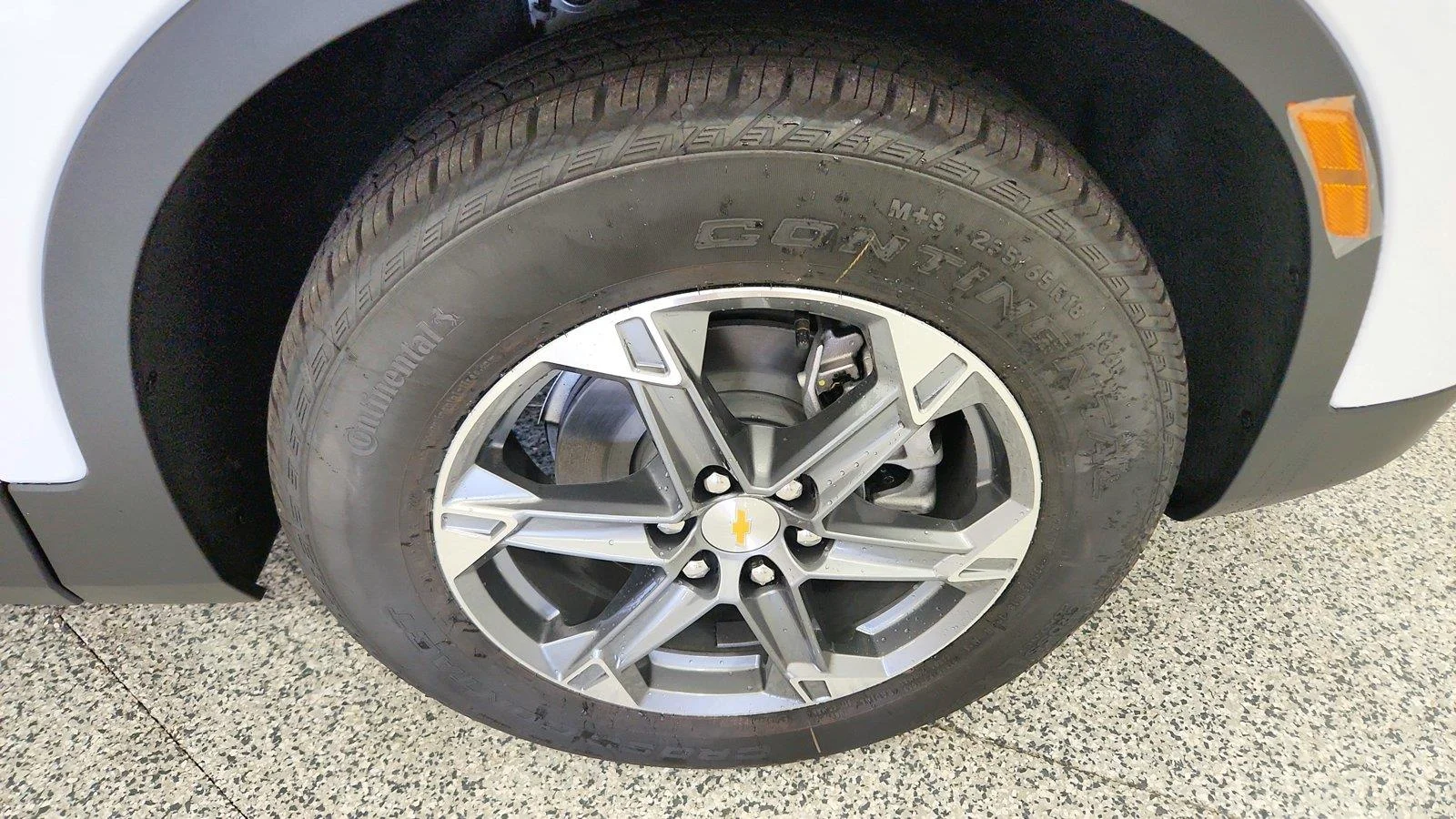 New 2026 Summit White Chevrolet 3LT image 30