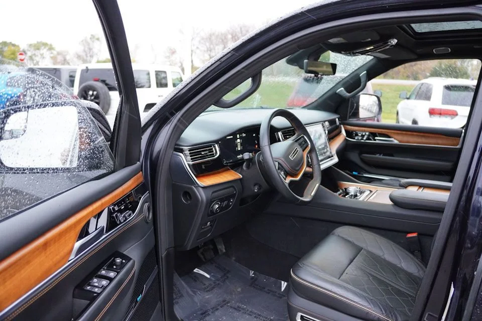 2024 Jeep Grand Wagoneer Series III - Photo 15
