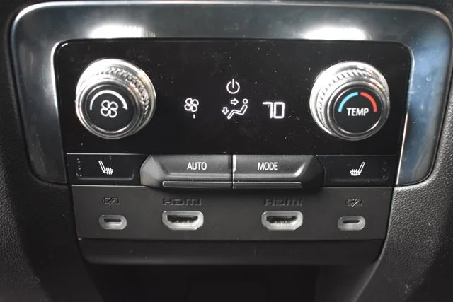 Used 2023 White GMC Denali Ultimate image 17
